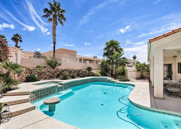 Elegant Havasu Getaway W/ Pool - 3 Mi To Holiday home Lake Havasu City