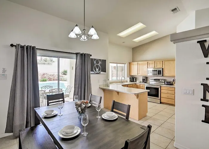 Elegant Havasu Getaway W/ Pool - 3 Mi To * Lake Havasu City