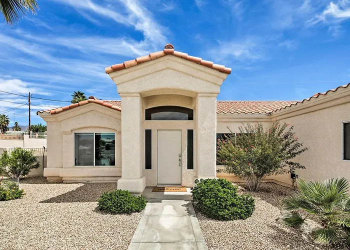 Elegant Havasu Getaway W/ Pool - 3 Mi To Holiday home