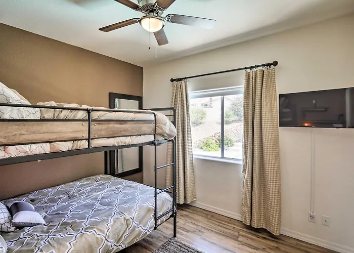 Elegant Havasu Getaway W/ Pool - 3 Mi To Holiday home Lake Havasu City